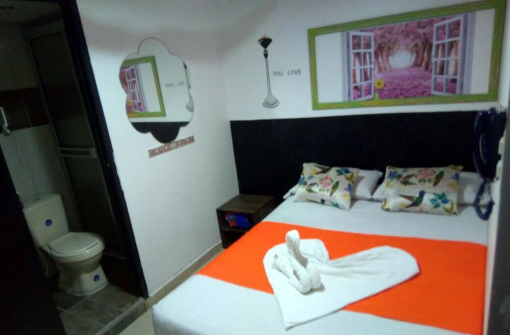 El Amanercer Parque Del Agua Residencia Muy Central Hotel Manizales Eksteriør billede